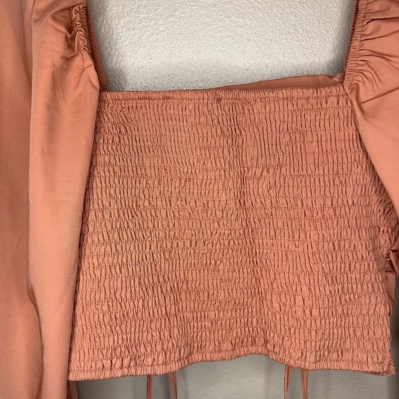 Peach Women’s Smocked Back Long Sleeve Crop Top Size XS Peach - Picture 6 of 6